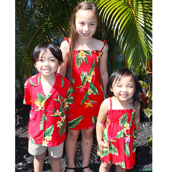 Keiki wearing Hawaiian aloha prints from the AlohaClothes children's collection